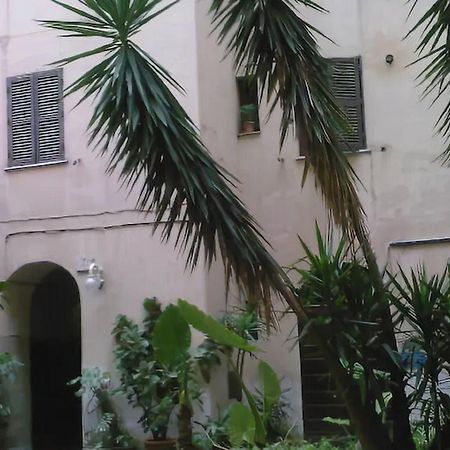 Roma Prince Inn Accommodation Exterior photo